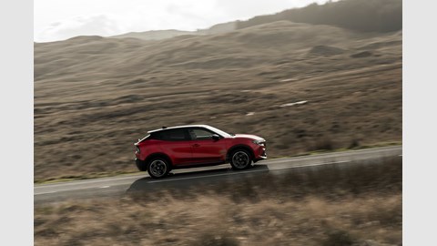 Alfa Romeo Junior side profile dynamic