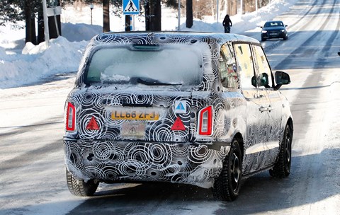 Now a PHEV plug-in hybrid: the London black cab TX5