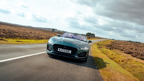 Jaguar F-type - front distant