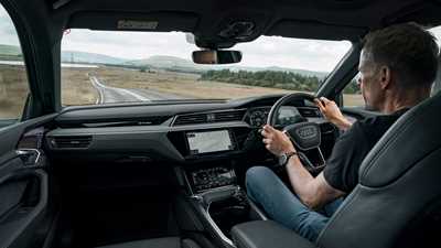 Back to black and blue: month 4 with the Audi SQ8