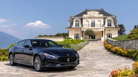 Maserati Quattroporte Grand Finale: front three quarter static, blue paint