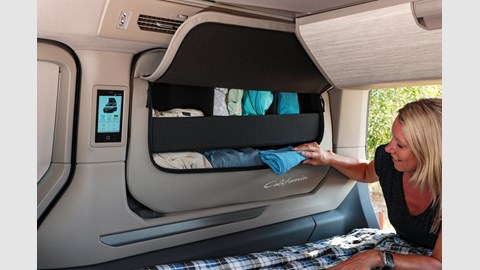 California T7 - interior organisation