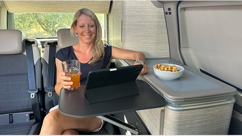 California T7 - interior table