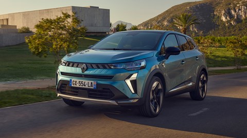 Renault Symbioz (2024) front driving