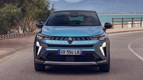 Renault Symbioz (2024) front driving