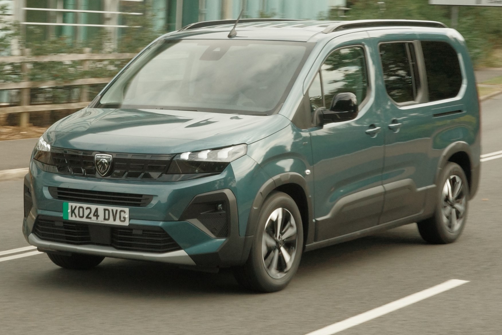 Peugeot rifter electric hotsell