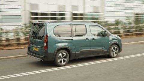 Peugeot E-Rifter rear driving