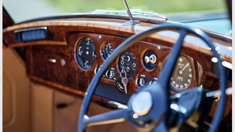 Driving the Classics: Bentley S2 Drophead Coupe by Mulliner