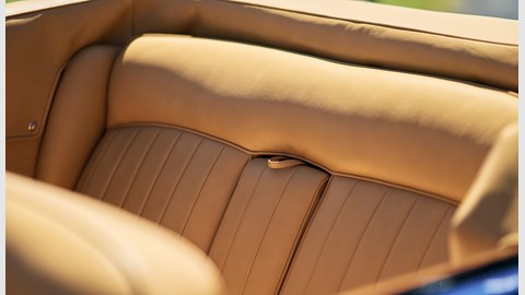 Driving the Classics: Bentley S2 Drophead Coupe by Mulliner