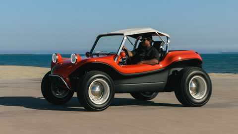 Meyers Manx 2.0 EV - electric dune buggy, driving on beach
