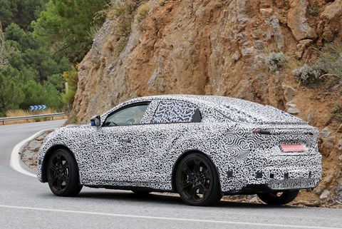 Σκουπισμένο: το νέο crossover Alpine A390 2025