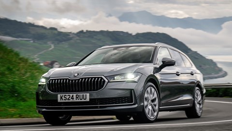 Skoda Superb iV - driving in the mountains