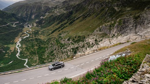 Skoda Superb iV - driving in the mountains