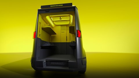 Renault Estafette Concept elektrinis furgonas, galinis su atidarytu roletu, rodantis krovinio plotą
