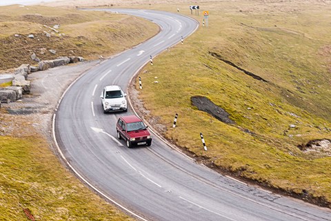 On the roads of the Brecon Beacons: a Fiat Panda 4x4 chased by a 500X