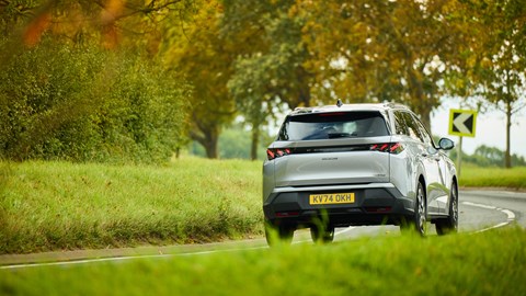 Peugeot 5008 rear shot on the road