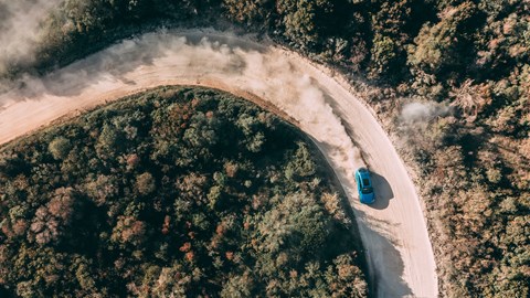 Select Sport mode, deactivate ESP and you can drift the Urus SE all day long