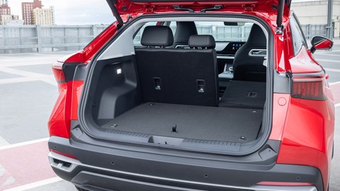 Omoda 5 review, boot space