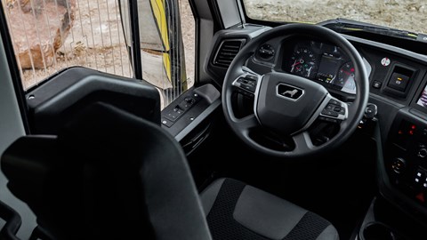 Torsus Praetorian review - driving position, steering wheel