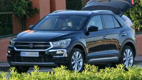 Our spies caught this T-Roc prototype with light disguise