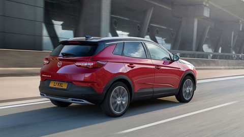 The new 2019 Vauxhall Grandland X Hybrid4