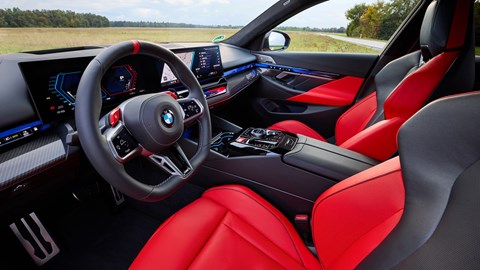 M5 Touring - interior side