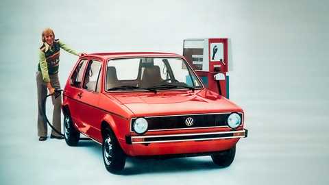 'Golf für Normalverbraucher' reads this advert: 'Golf for ordinary consumers'