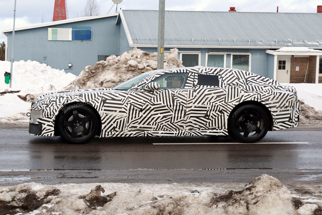 Шпионские снимки прототипа Jaguar Type 00 в профиль