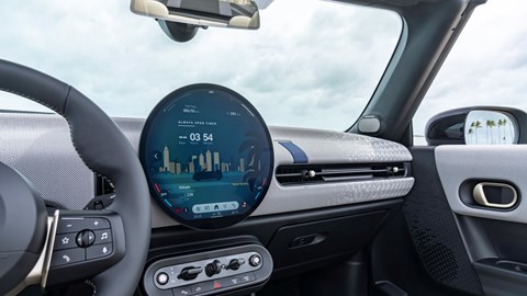 MINI Cooper Convertible 9.5-inch infotainment screen