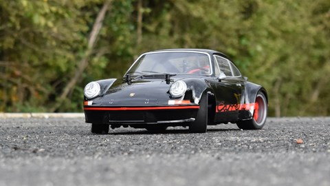 Tamiya BT-01 Porsche 911 RSR front cornering