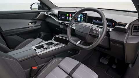 Vauxhall Grandland Hybrid dash