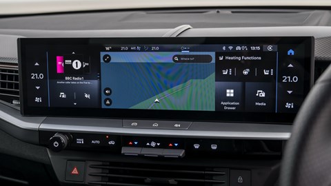 Vauxhall Grandland Hybrid infotainment