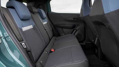 Rear seats in Vauxhall Frontera Hybrid