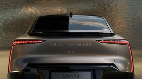 DS No8: rear end static, gold paint