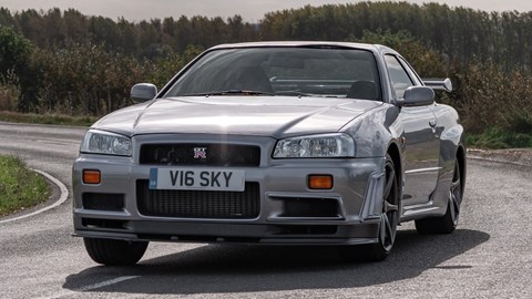 Nissan R34 Skyline GT-R front cornering