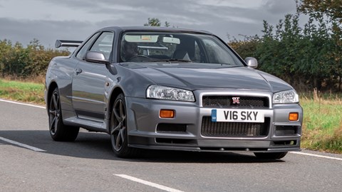 Nissan R34 Skyline GT-R front driving