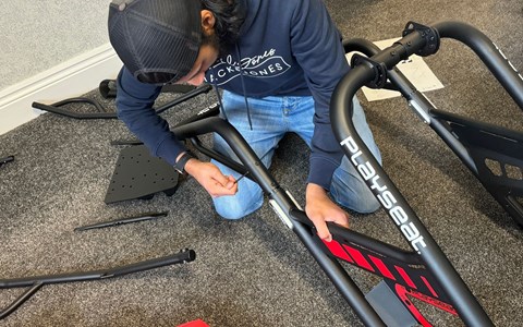 Naveed assembling the Playseat Trophy