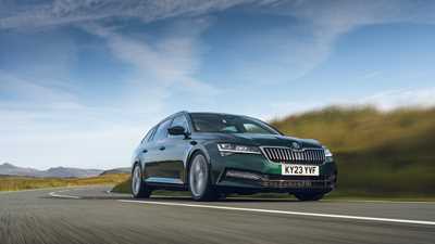 Skoda Superb Sleeper driving