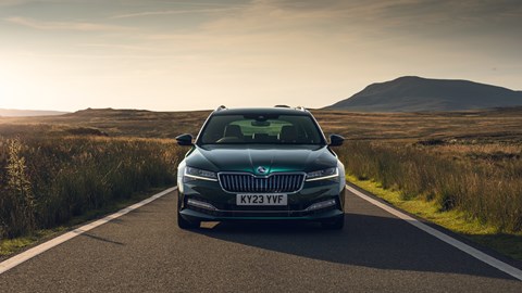 Skoda Superb Sleeper front static