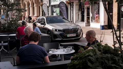 BMW i5 Touring front