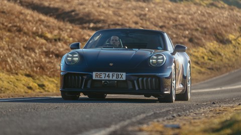 992.2 Porsche 911 Targa 4 GTS front driving