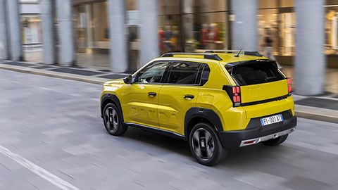 Fiat Grande Panda, rear three quarters