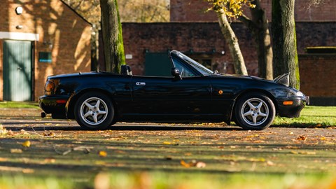 Electrogenic MX-5 review - side