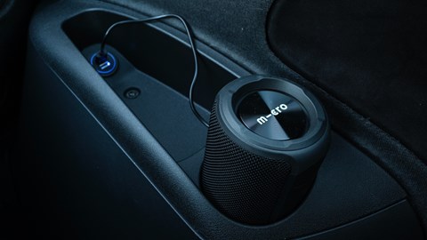 Micro Microlino infotainment