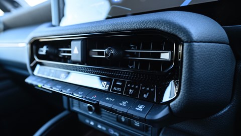 Toyota Land Cruiser J250 heater controls