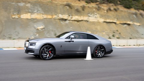 Rolls-Royce Spectre Black Badge - Launch control