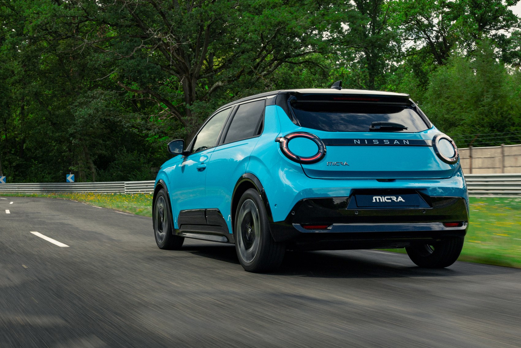 Новая Nissan Micra: Электрический компактный хэтчбек с известной ценой