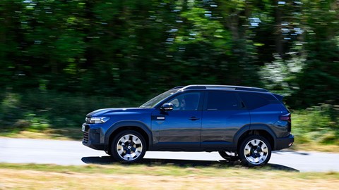 Dacia Bigster (2025) review: side view driving, blue paint