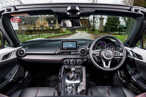 Mazda MX-5 RF interior