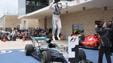 Lewis Hamilton wins his third F1 title